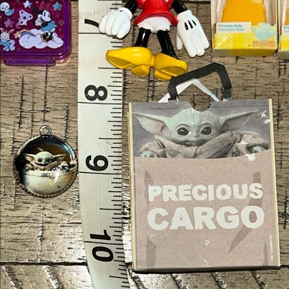 Disney Action Figures Minis with Disney Shelf 2! favorite ❤️ characters Playset - Picture 17 of 17